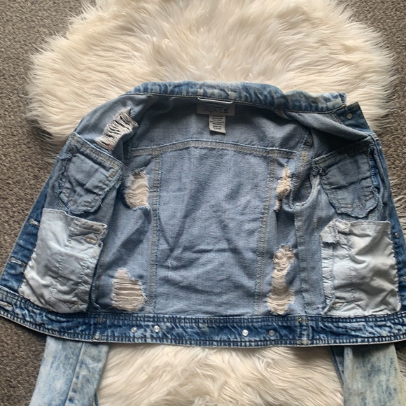 Y2K Destroyed Ripped Cropped Jean Jacket - Picture 9 of 12